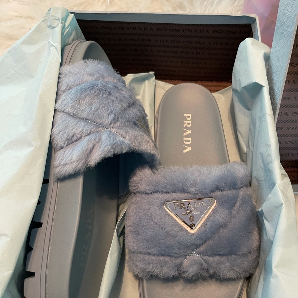🔥HOUR SALE🔥Prada shearling fur slides